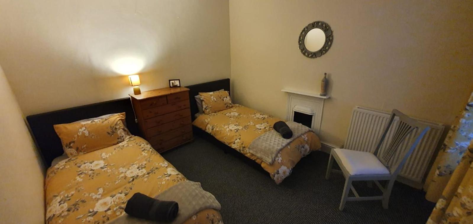 Villa Blodfa Holyhead Esterno foto