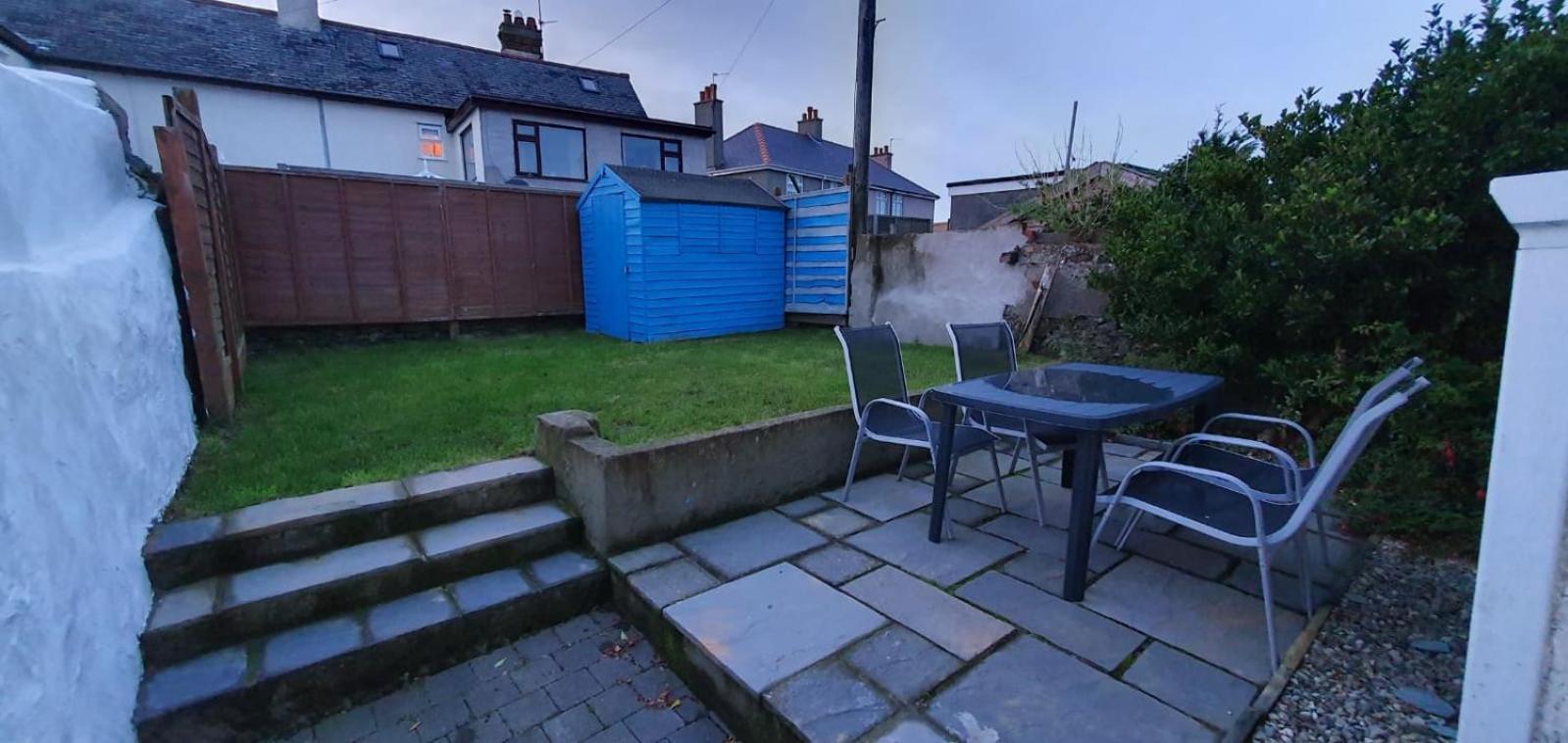Villa Blodfa Holyhead Esterno foto